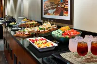 Courtyard Bloomington by Mall of America - Breakfast