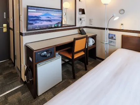 Toyoko Inn Tsukuba Express Yashio-eki Kita-guchi Отели в г. Ясио