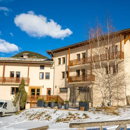 L'Outa Hotel Restaurant Отели в г. Терминьон