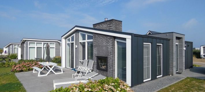 Chalet with Fireplace near Oosterschelde Hotéis em Wemeldinge