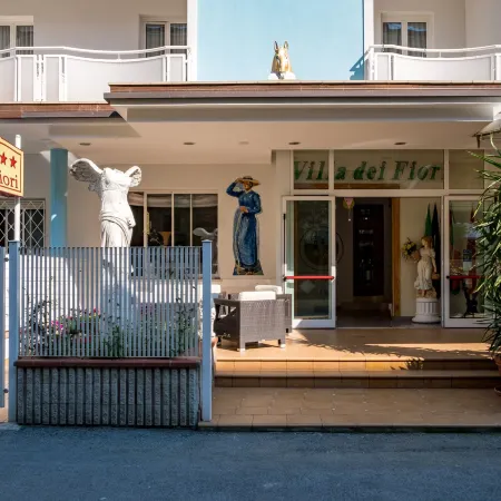 Hotel Villa dei Fiori - Sul Mare Con Piscina Отели рядом с достопримечательностью «Визербелла»