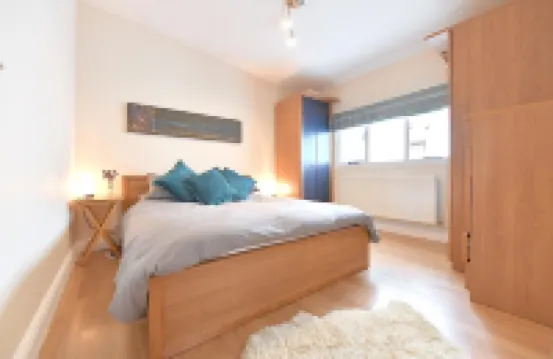 Gorgeous 3Bd Cottage with Parking Nr Guildford