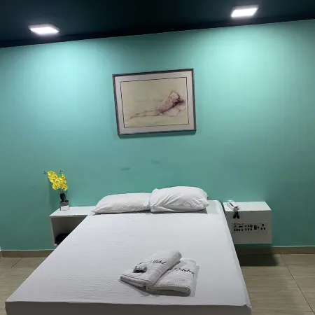 Light Motel