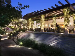 Sunset Marquis Hotel