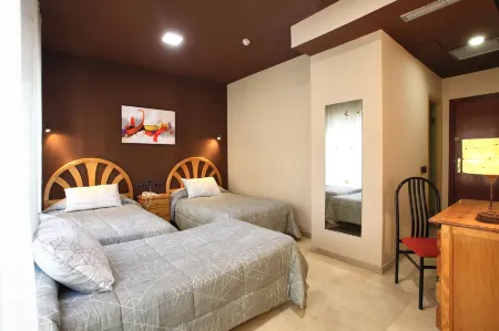 Hotel Navarro Отели в г. Кампо де Калатрава