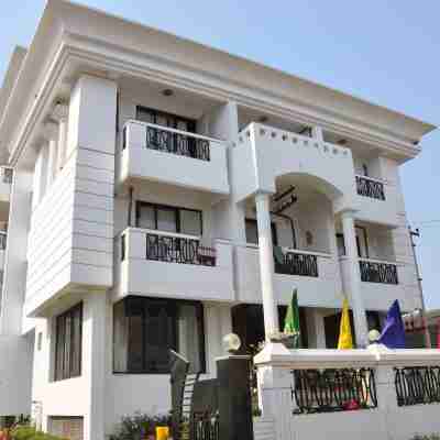 Reba Beach Resort - Hostel Hotel Exterior
