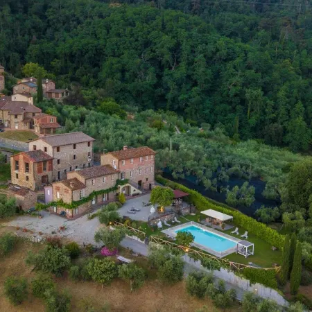 Tuscan Fizz Villa a Vineyards Retreat