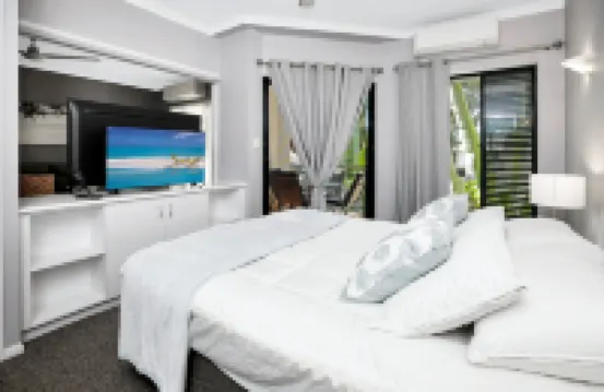 Unique Tropic Escape 111