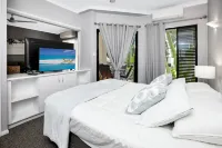 Unique Tropic Escape 111
