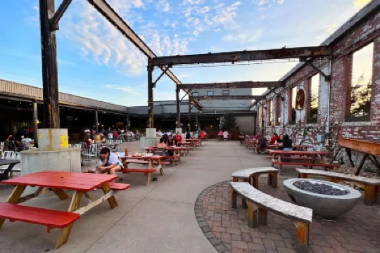 Oakley Square 3Br Charmer - Total Walkability 3 Bedroom Home by RedAwning