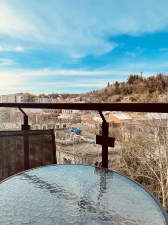 City Heart Luxury Apartment Отели рядом с достопримечательностью «Колхидский Фонтан»