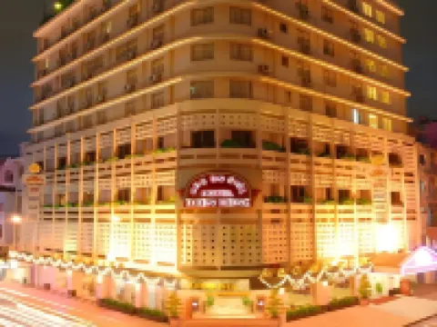 Thien Hong - Arc En Ciel Hotel Ha Chuong Hoi Quan Pagoda周辺のホテル