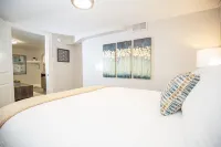 Cozy Retreat | Walk to Unc | Free Cruiser Bikes