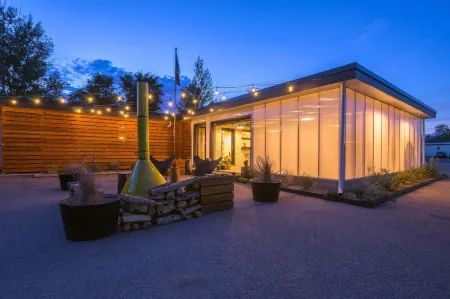 Amigo Motor Lodge Отели в г. Понча Спрингс