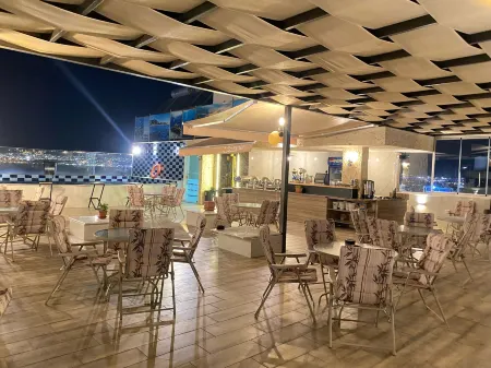 Alena Hotel Отели в г. Акаба