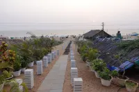 Lillywoods Zac Beach Resort, Calangute - Kitchens