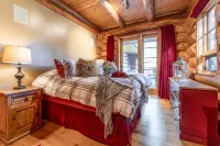 Luxury Log Chalet | Pool + Private HotTub | Ski in/Out | Overlooking Greywolf GC Hotels in East Kootenay F