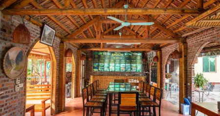 Tam Coc Bungalow Отели рядом с достопримечательностью «Bich Dong Pagoda»