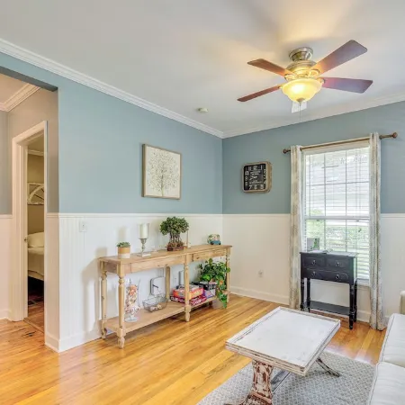 Walk to Mount Dora Historic District: Cozy Home!