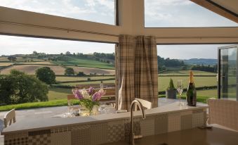 Beautiful Cottage in Idyllic Countryside Setting