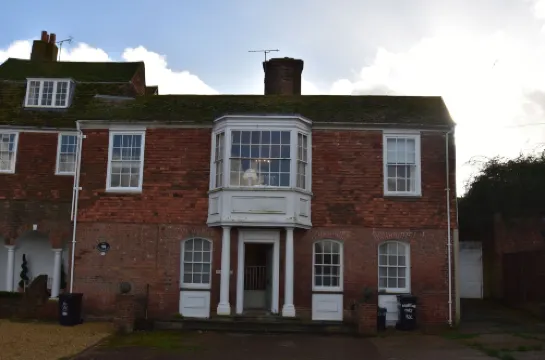 Whitefriars, Rye - Central Location with Parking for 3 Cars - Large Family Home