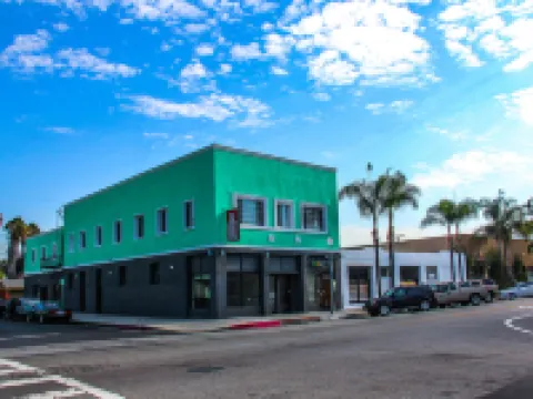 โรงแรมพลาซา การ์เดนา โรงแรมในกาดินา