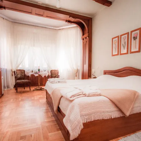 Hotel Kert Free Parking