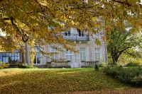 Le Chateau de La Vierge Hotels in Les Ulis