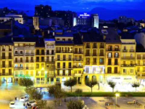 Hostal Arriazu Hotels near Tramontana