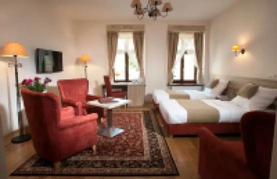 Hotel Santi Hotels near Holy Trinity Basilica