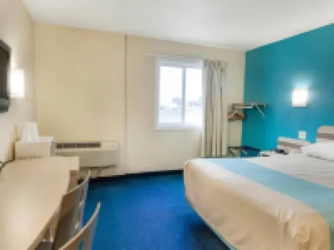 The Wilshire Inn Hotels in Claresholm