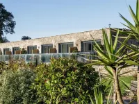 Canada Lodge and Lake Hotels in Pentyrch