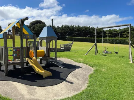 Sails - Elegant, Spacious Beach Villa