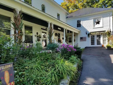 The Perkins House Отели рядом с достопримечательностью «Danforth Bay Camping & RV Resort»