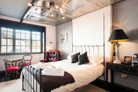 Lyme 1 Hotel Отели в г. Лайм-Регис