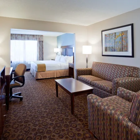 Holiday Inn Express & Suites ST. CLOUD by IHG Hotels in St. Cloud