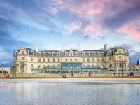 Le Grand Hotel des Thermes Hotels near Sillon