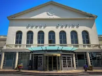 Le Forges Hotel فنادق في Forges-les-Eaux