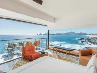 The Cape, A Thompson Hotel by Hyatt Hotels near Barómetro