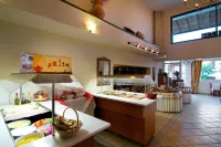 Trefon Hotel Apartments and Family Suites - breakfast