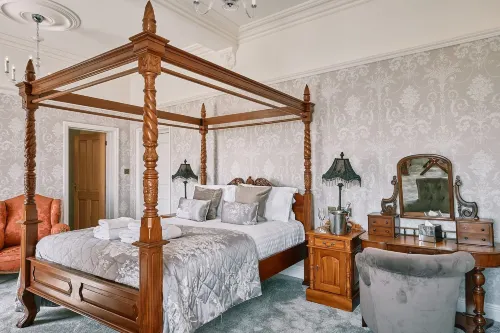 The Queens Hotel Hotels in Wrea Green