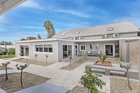 La Montagne Lodge Отели в г. Malmesbury