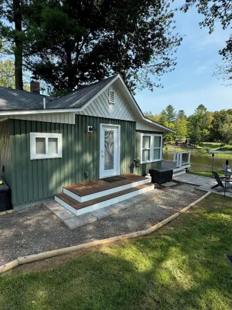 Tittabawassee Riverfront Cottage