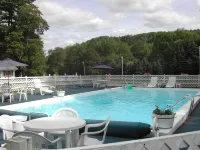 The 1896 House Country Inn - Brookside & Pondside Hotels in Williamstown