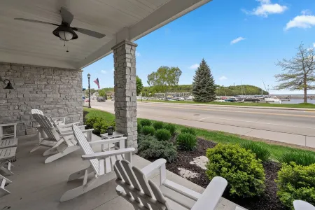 Downtown, Luxury Unit! Water View, Walking Distance to all of Sister Bay!