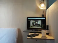 Tomarigi Hostel Cafe Bar Hotel a 