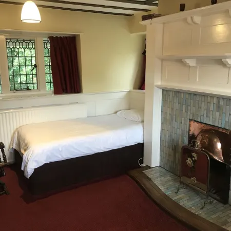 Barons Court Hotel