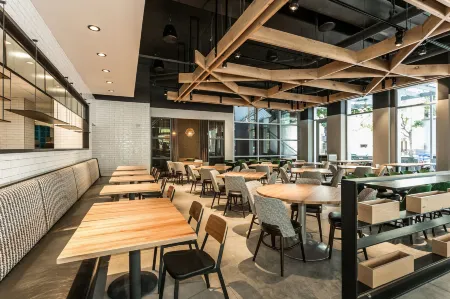 Element Austin Downtown