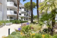 Inturotel Esmeralda Park Hotels near Time Out Cafe