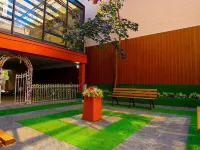 Philly Inn & Suites Hotels near Cliveden